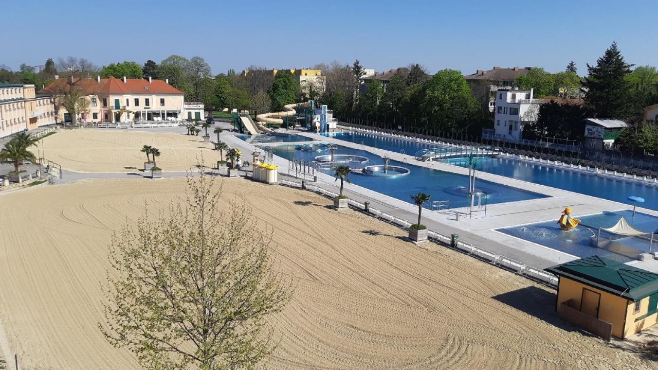 Das Gutenbrunn Thermen & Sporthotel Баден Экстерьер фото